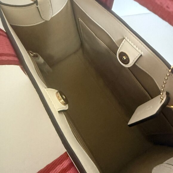 coach Smith Tote Bag 24 With Strawberry Print car80 - Picture 5 of 7